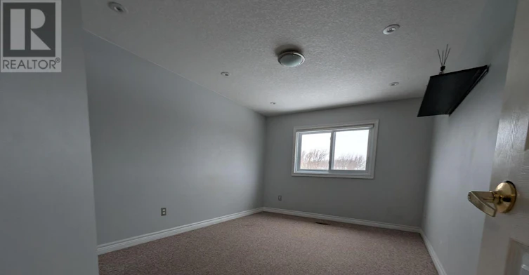 352 Bankside Drive, Kitchener, ON, N2N 3K1 - 9