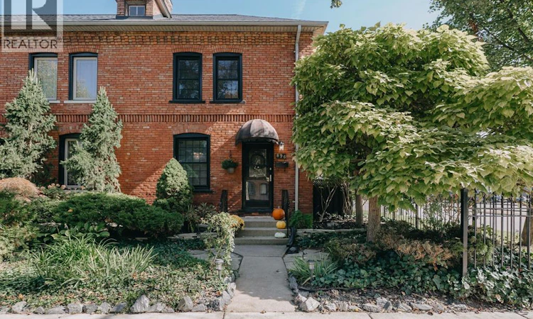 896 Monmouth Road