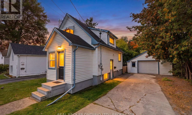 657 Collins Bay Road
