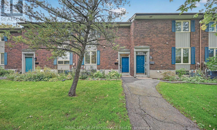 30 Viewpointe Private