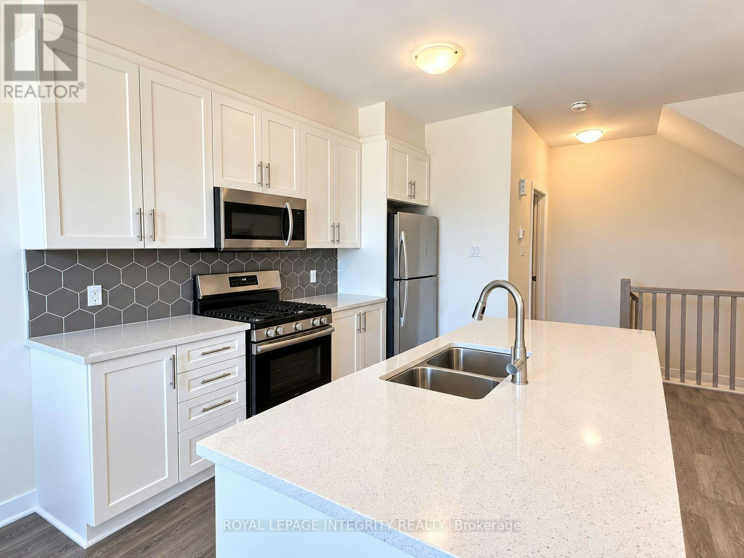323 Gisborne Place, Ottawa, ON, K2W 0L2 - 9