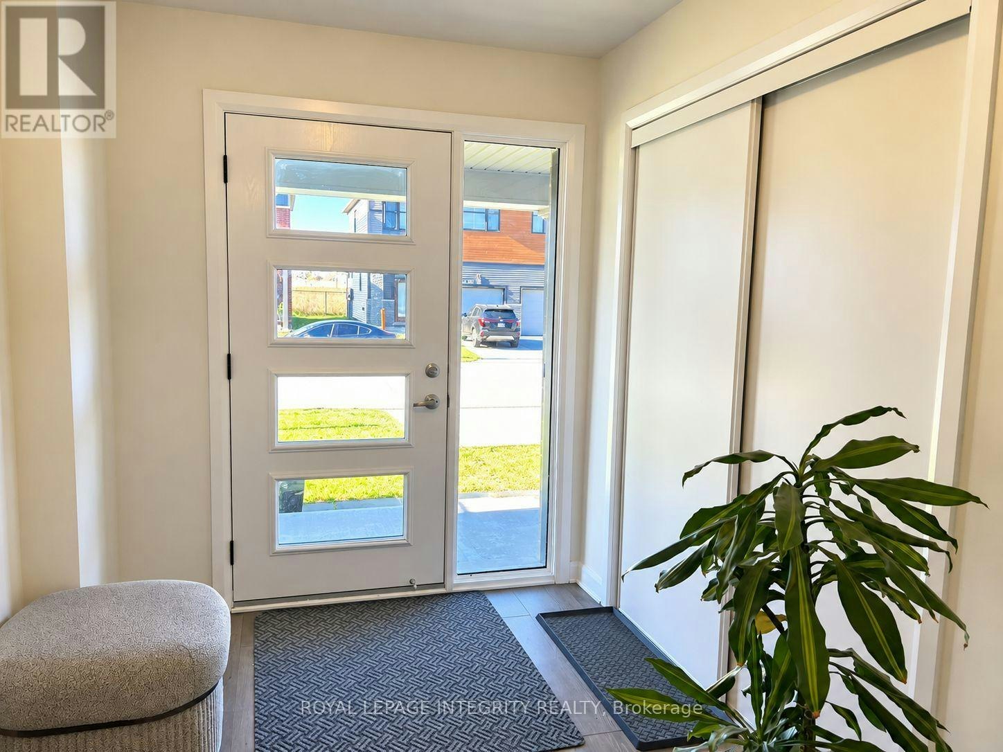323 Gisborne Place, Ottawa, ON, K2W 0L2 - 2