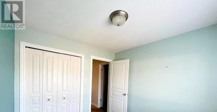 245 Badgeley Circle, Ottawa, ON, K2T 0B8 - 11