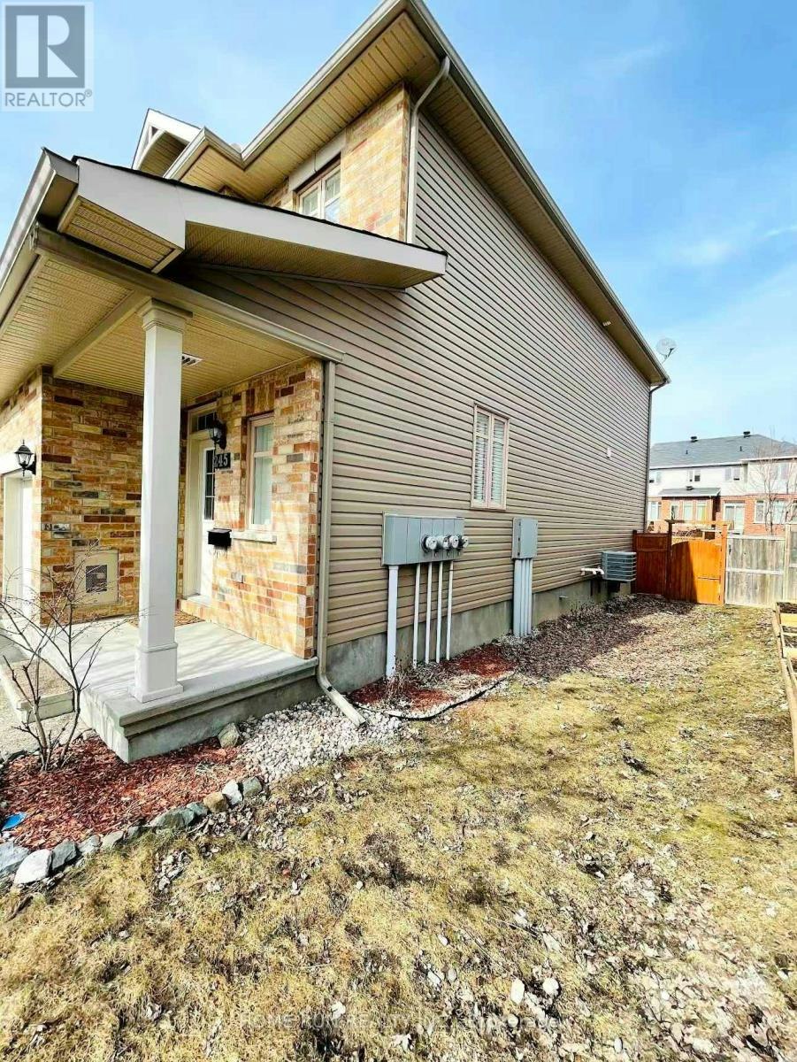 245 Badgeley Circle, Ottawa, ON, K2T 0B8 - 2