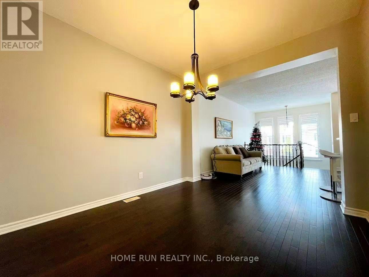 245 Badgeley Circle, Ottawa, ON, K2T 0B8 - 4