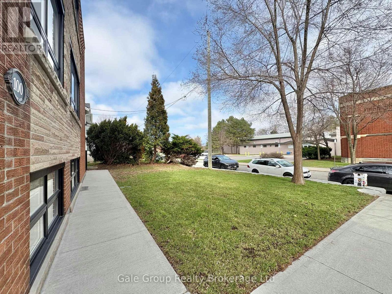 2-100 West Avenue S, Hamilton, ON, L8N 2S3 - 3