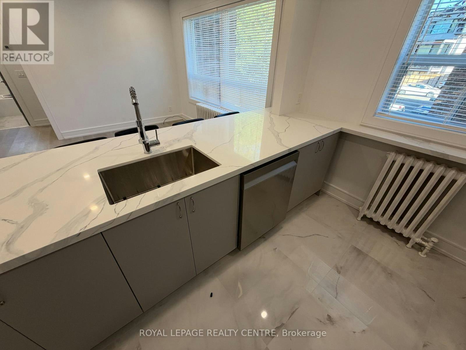 6-342 Lakeshore Road W, Mississauga, ON, L5H 1H1 - 3