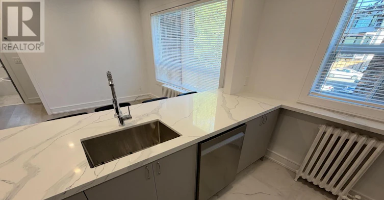 6-342 Lakeshore Road W, Mississauga, ON, L5H 1H1 - 3