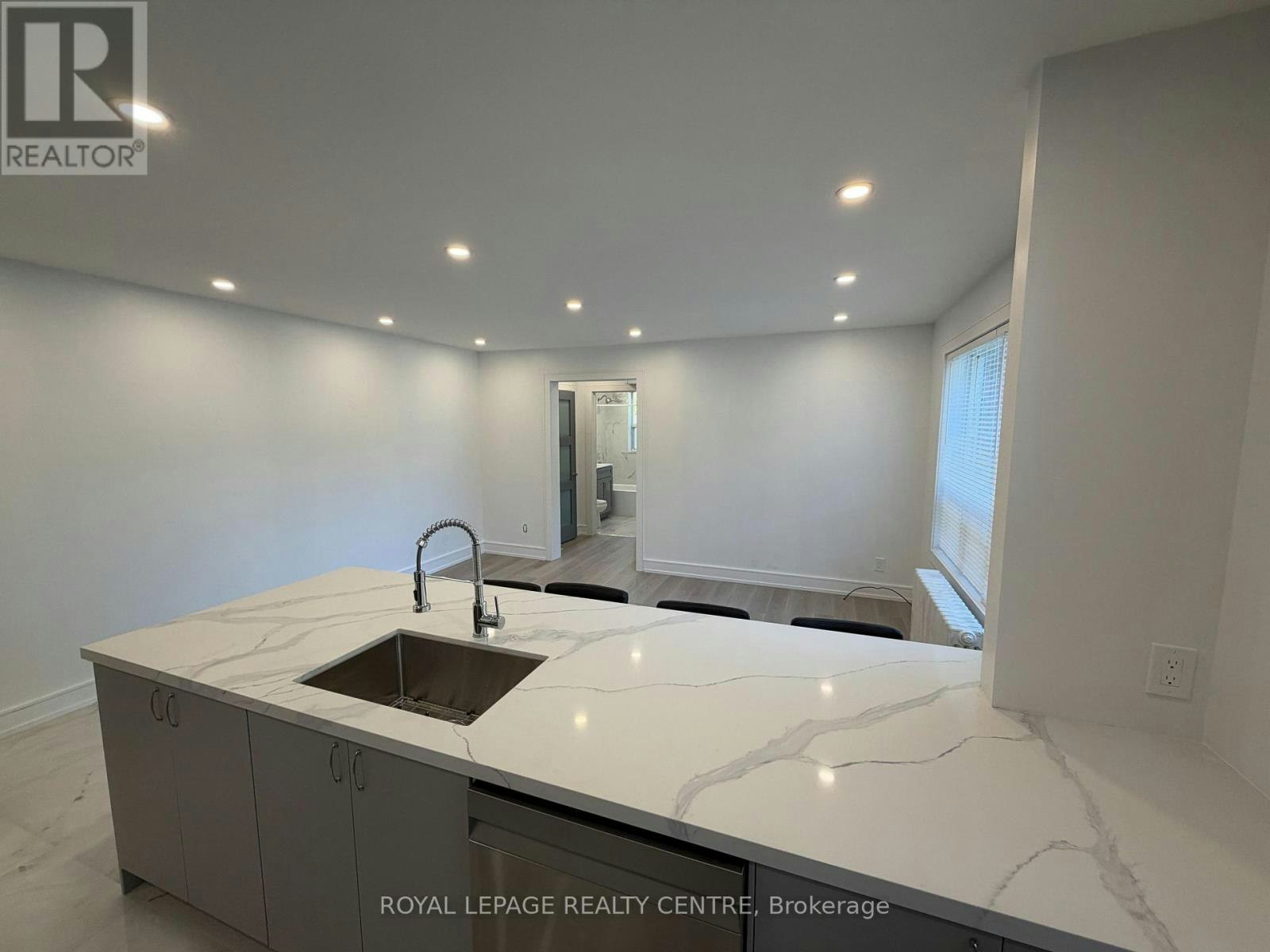 6-342 Lakeshore Road W, Mississauga, ON, L5H 1H1 - 4