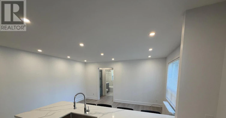 6-342 Lakeshore Road W, Mississauga, ON, L5H 1H1 - 4