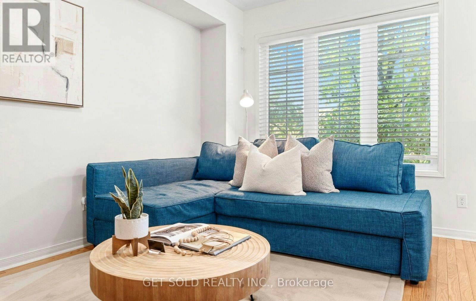 33 Sergio Marchi Street, Toronto, ON, M3L 0E5
