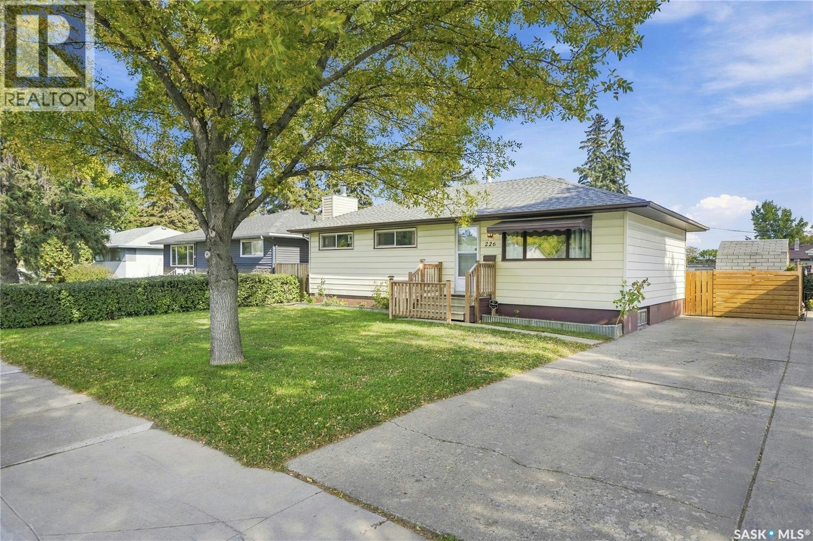 226 U Avenue N, Saskatoon, SK, S7L 3C5