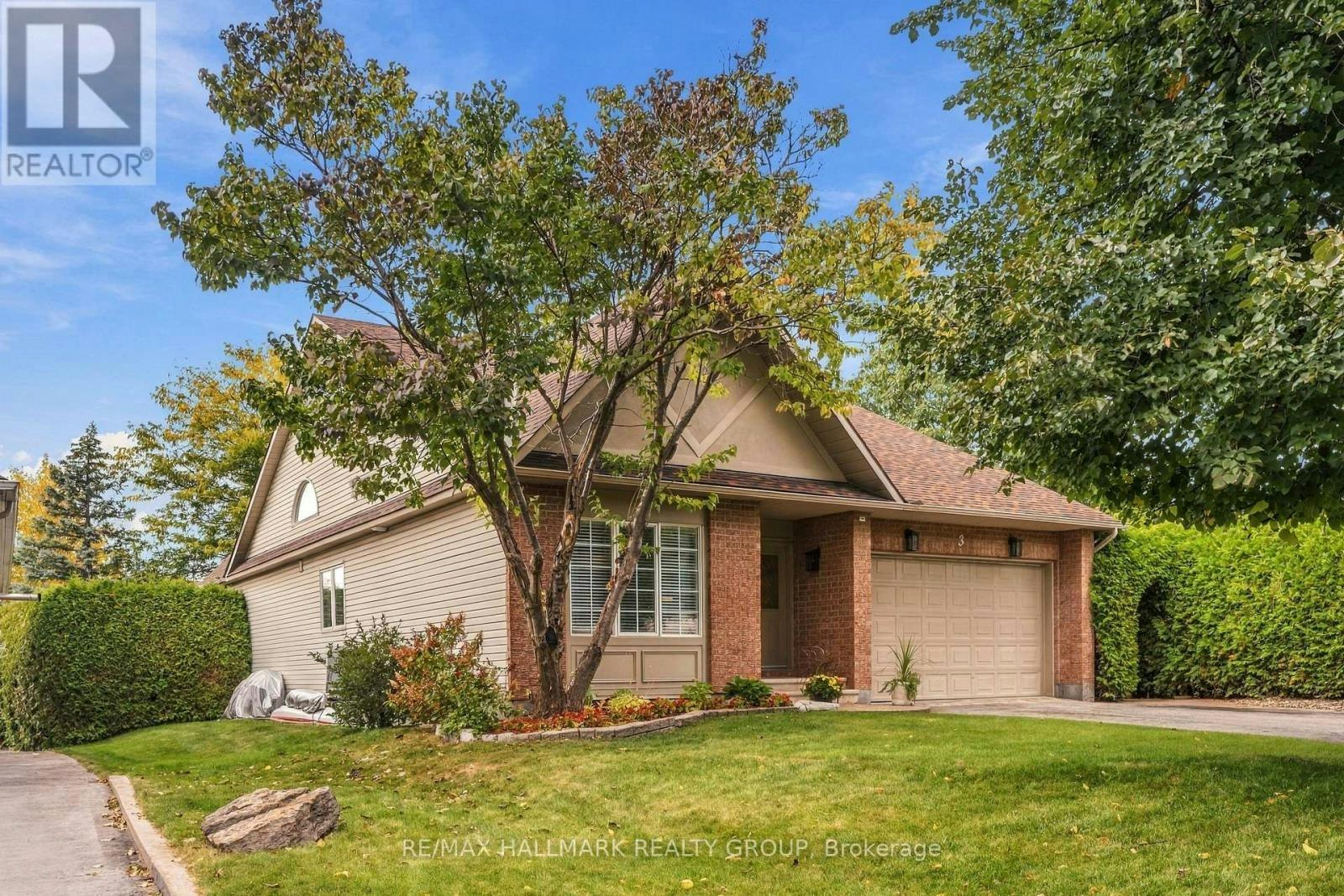 3 Burnstead Crescent, Ottawa, ON, K2M 2T4