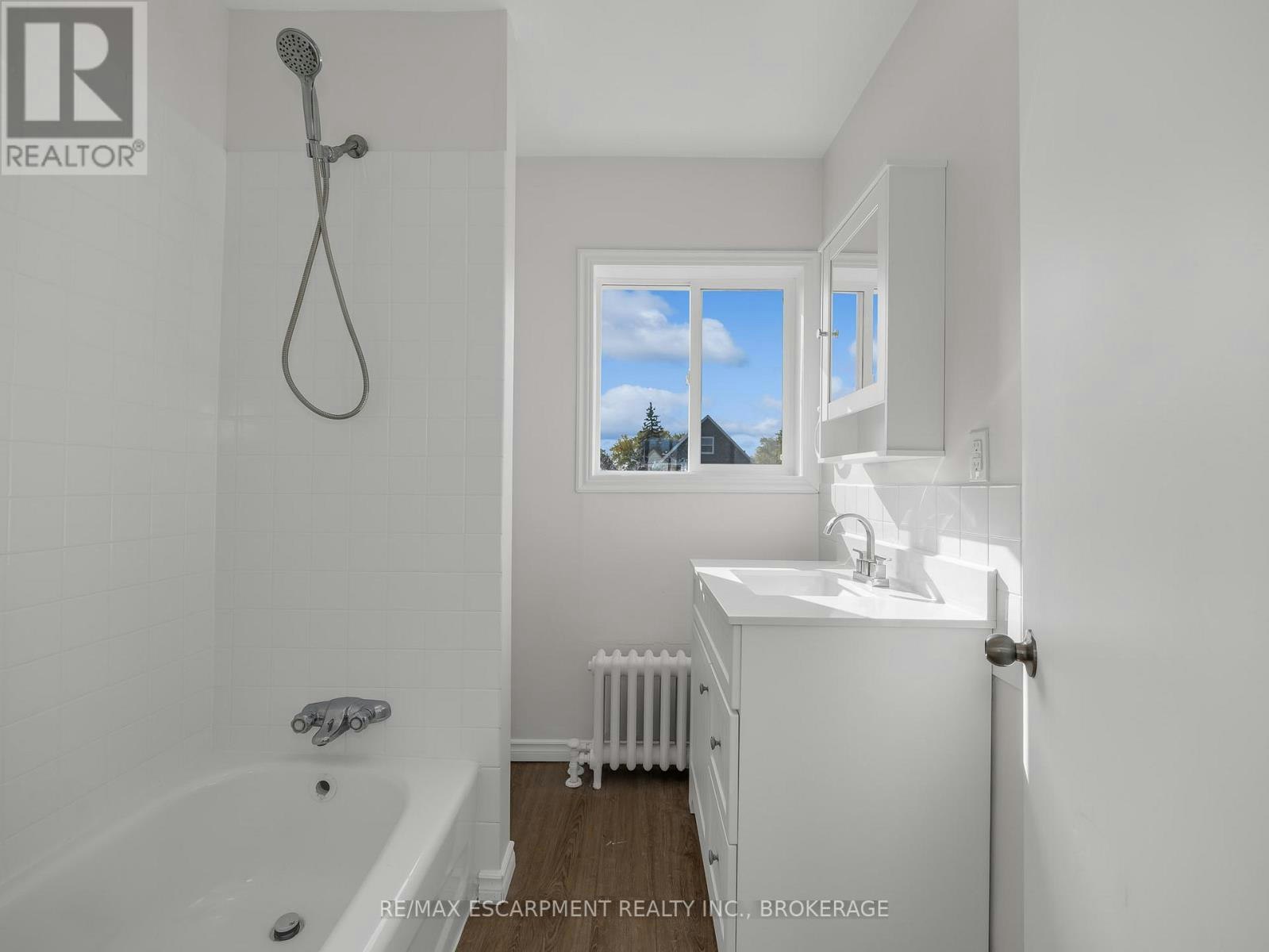 UPPER-7 Maitland Street, Thorold, ON, L2V 3A4 - 9