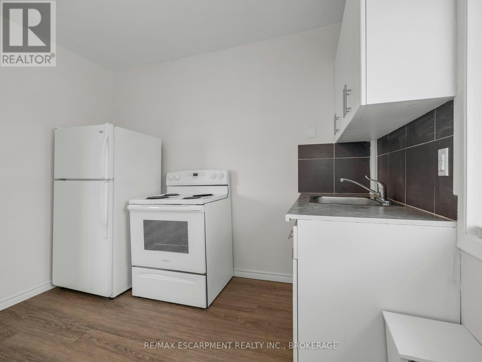 UPPER-7 Maitland Street, Thorold, ON, L2V 3A4 - 3