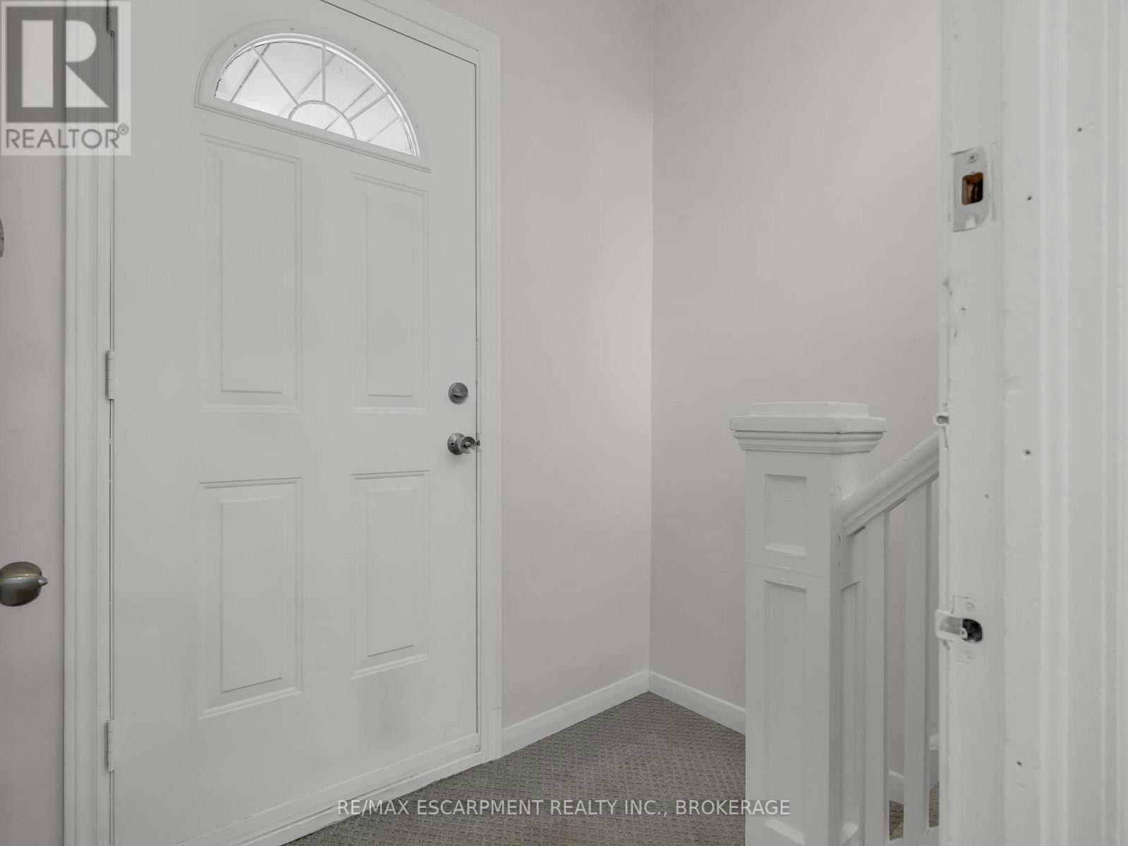 UPPER-7 Maitland Street, Thorold, ON, L2V 3A4 - 10