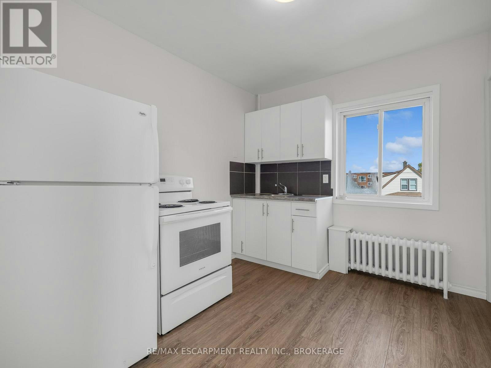 UPPER-7 Maitland Street, Thorold, ON, L2V 3A4 - 2