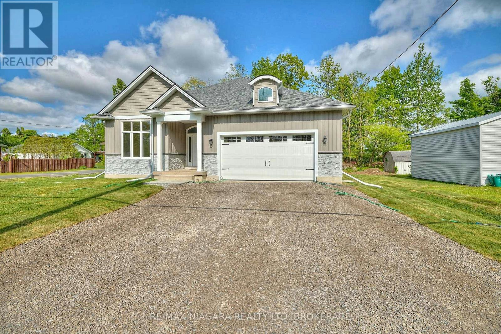 196 Bernard Avenue, Fort Erie, ON, L0S 1N0 - 2