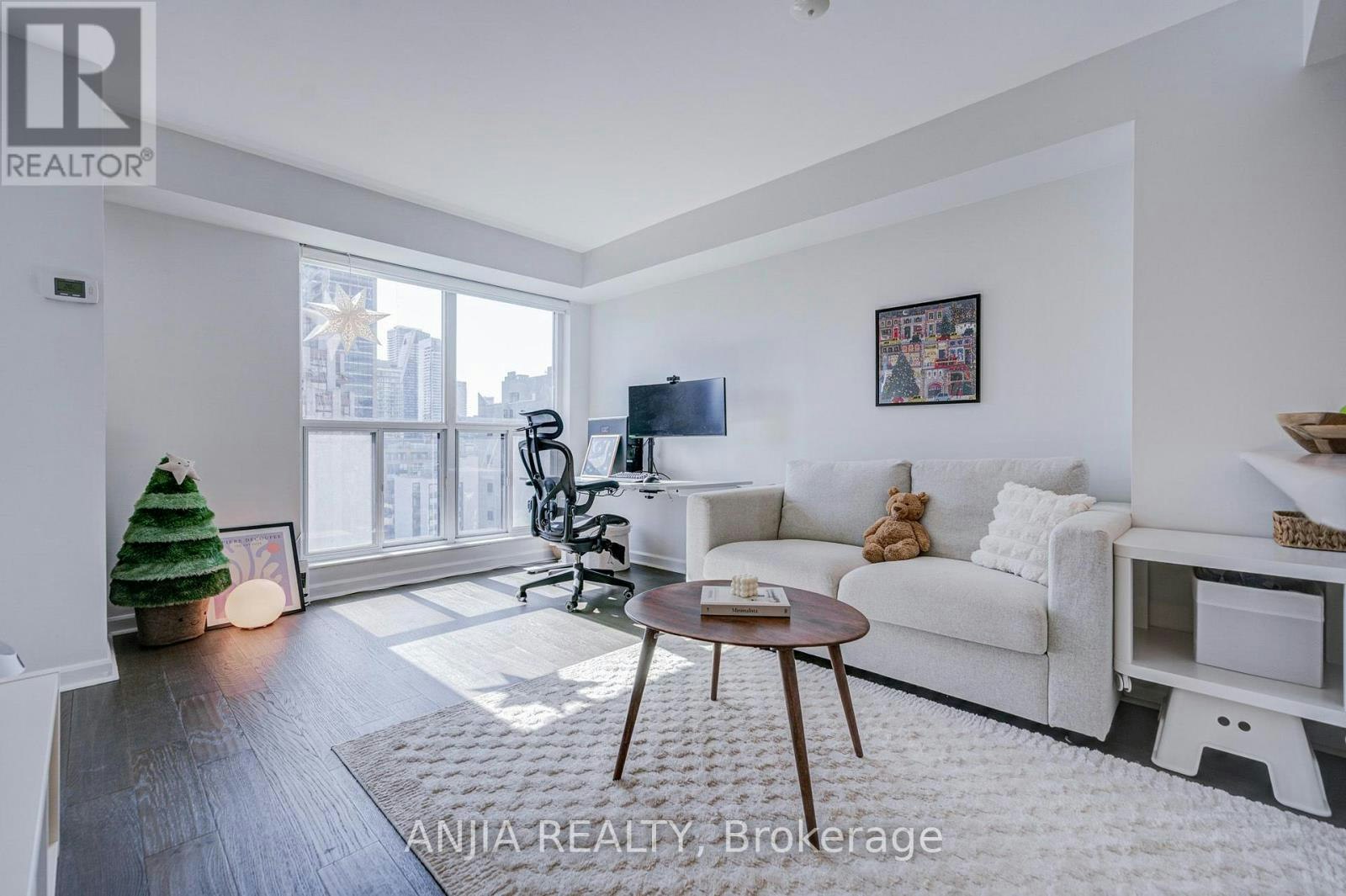 2011-8 Park Road, Toronto, ON, M4W 3S5
