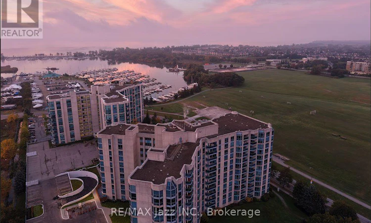 105-360 Watson Street W
