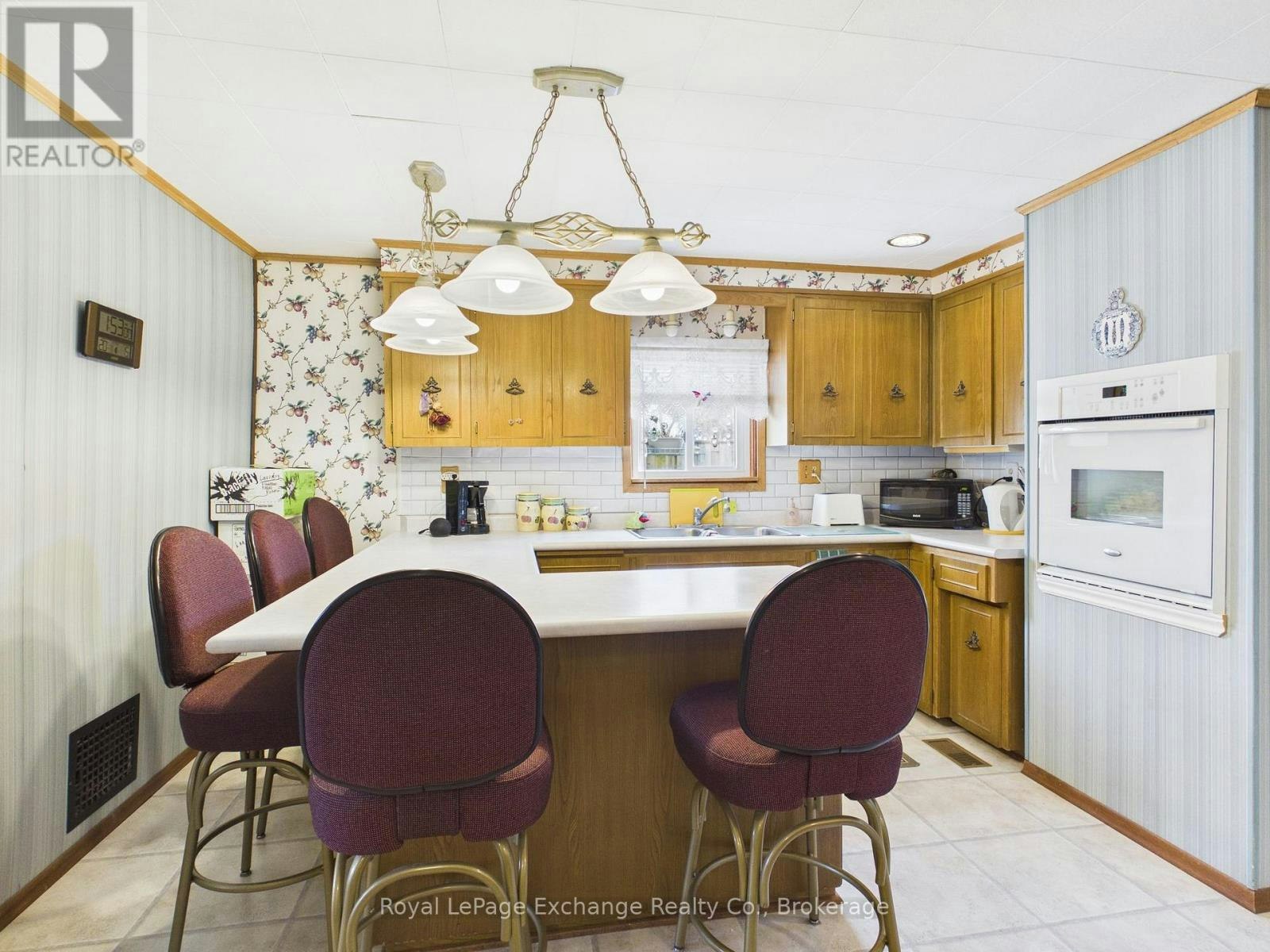 350 St Albert Street, Kincardine, ON, N2Z 2T8 - 3