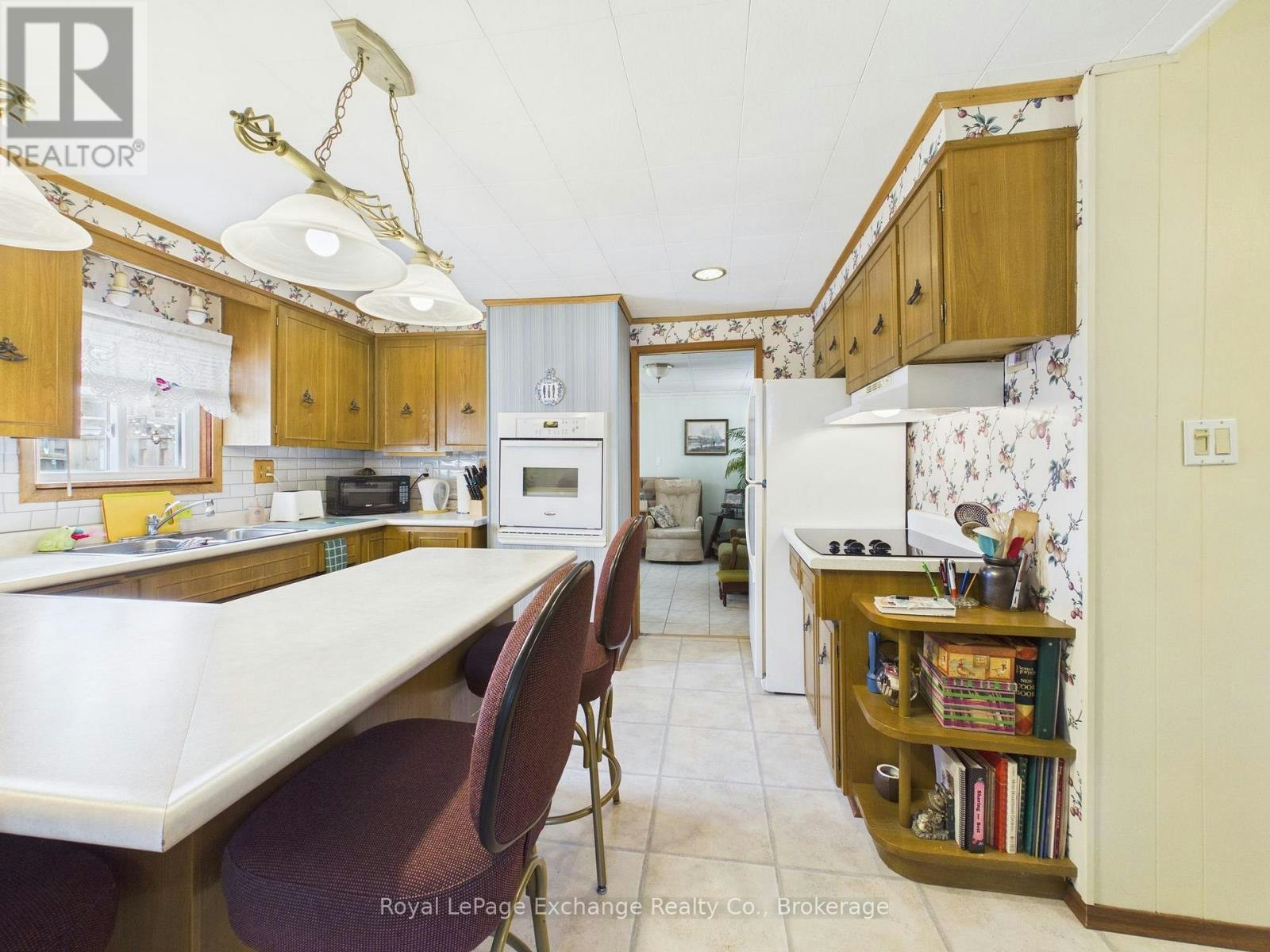 350 St Albert Street, Kincardine, ON, N2Z 2T8 - 2