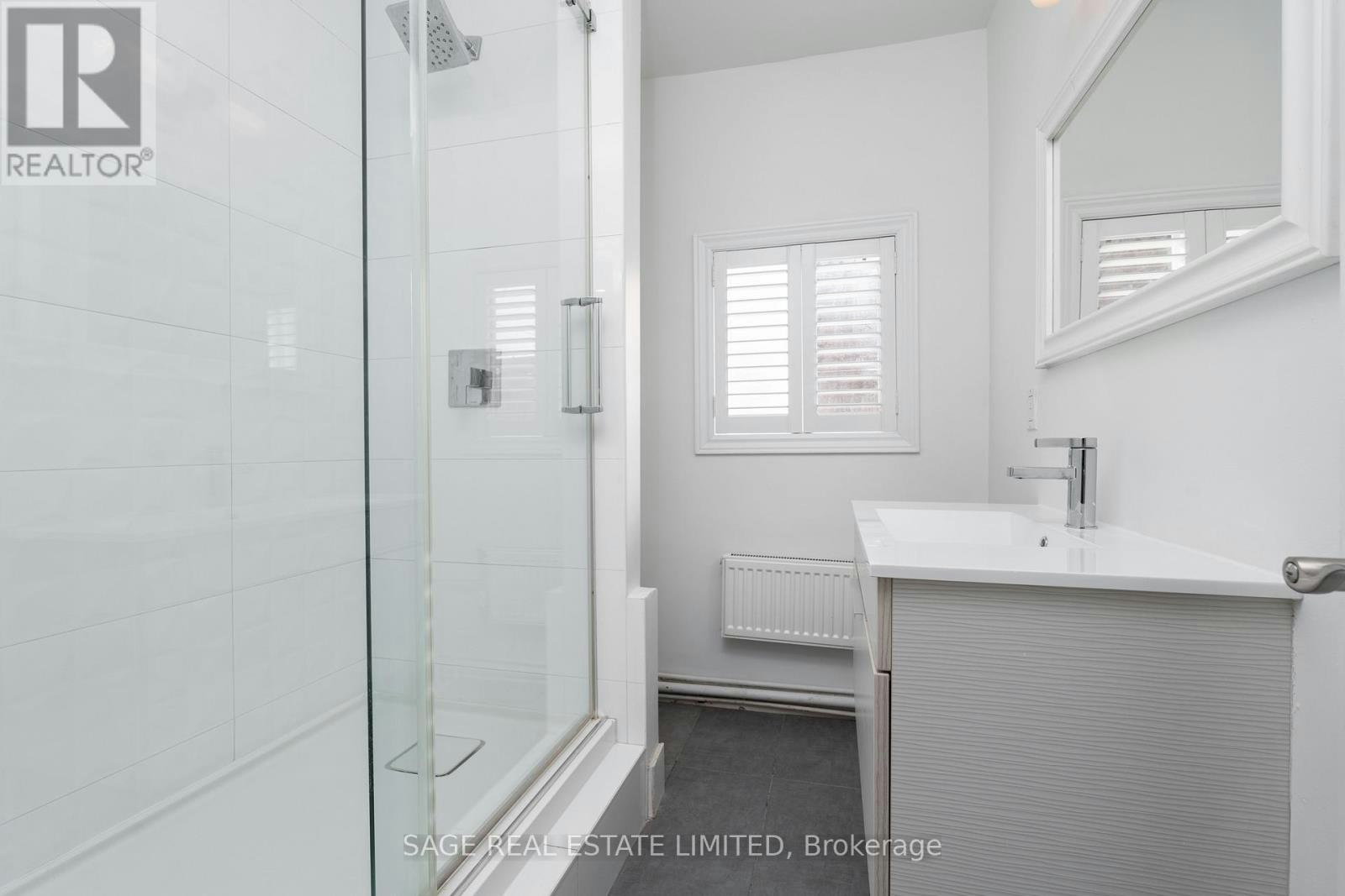 1B-8 Brookmount Road, Toronto, ON, M4L 3N1 - 12