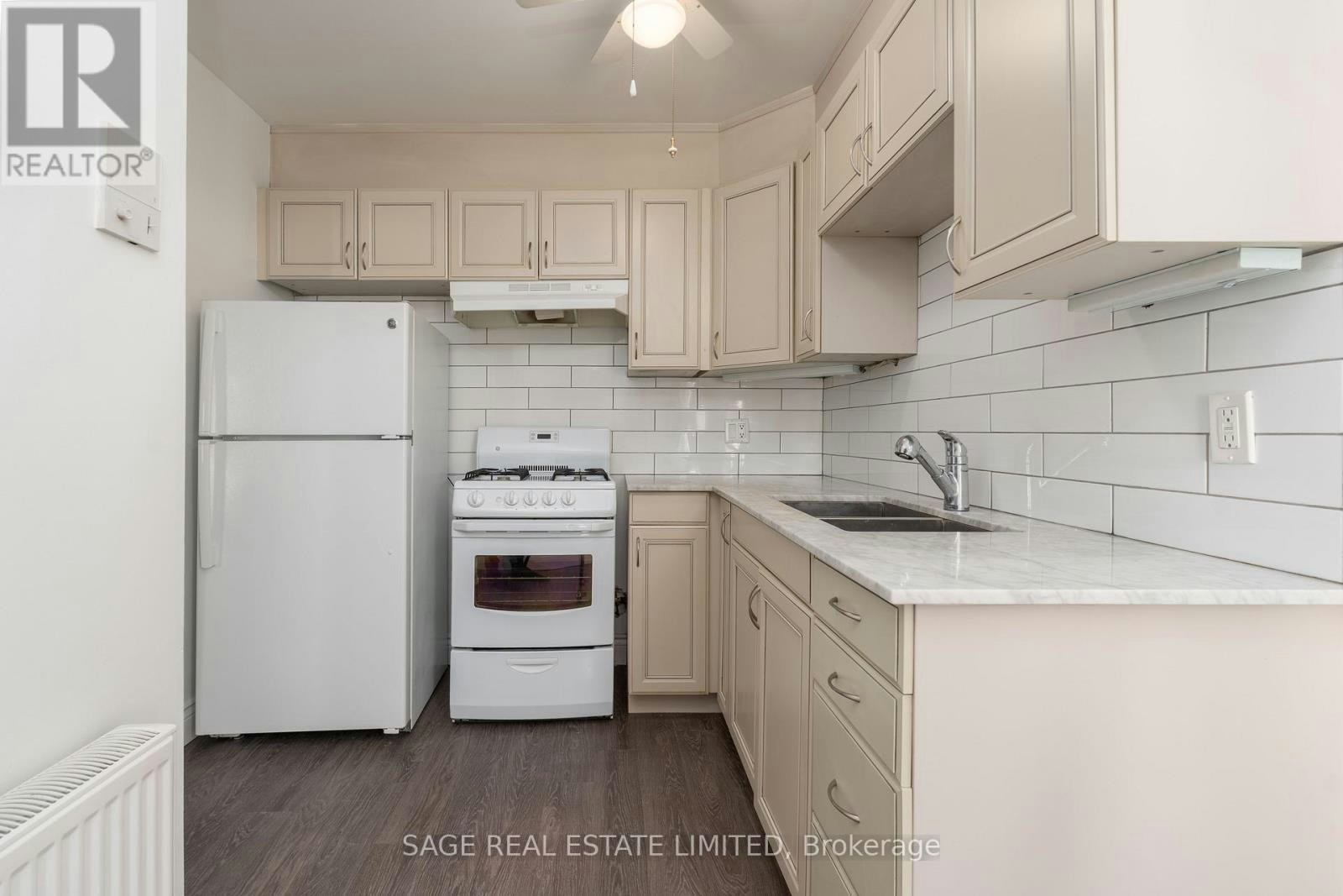 1B-8 Brookmount Road, Toronto, ON, M4L 3N1