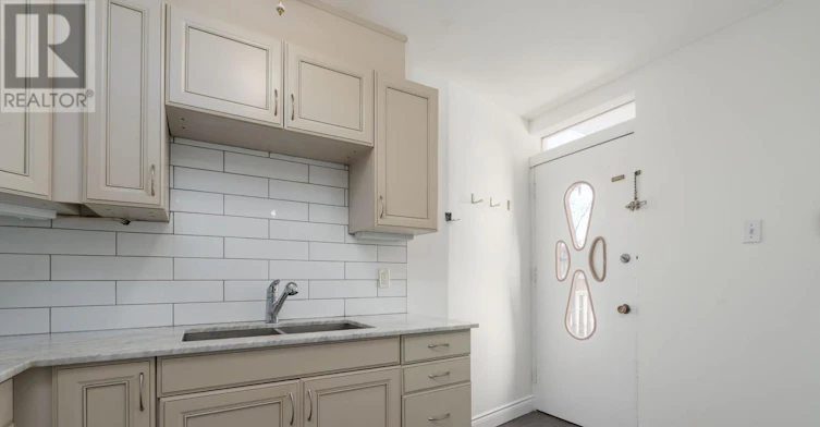 1B-8 Brookmount Road, Toronto, ON, M4L 3N1 - 2