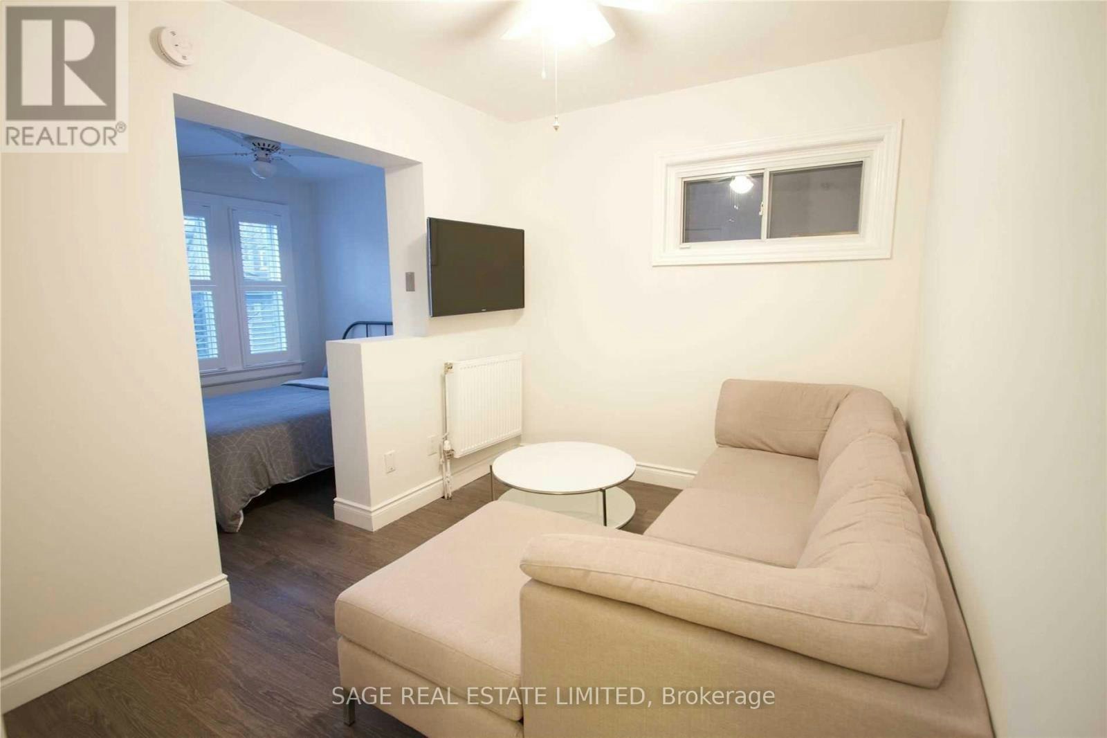 1B-8 Brookmount Road, Toronto, ON, M4L 3N1 - 8