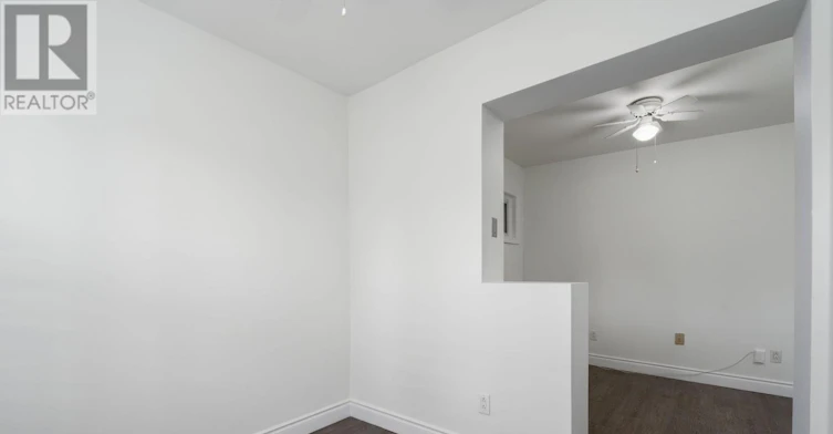 1B-8 Brookmount Road, Toronto, ON, M4L 3N1 - 11