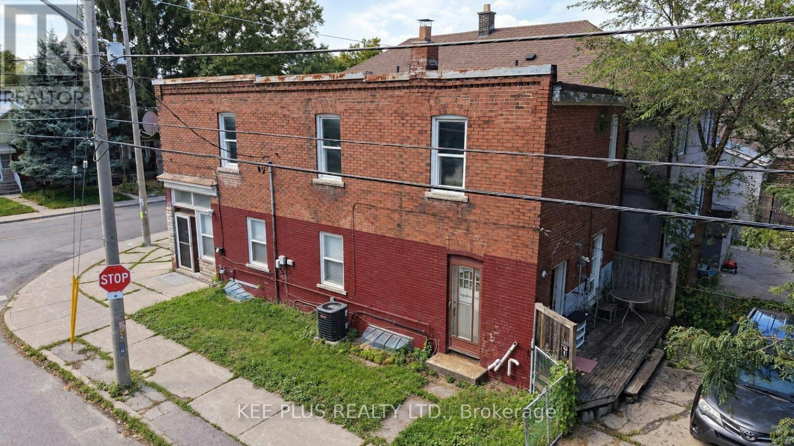 1-131 Chisholm Avenue, Toronto, ON, M4C 4V9 - 2