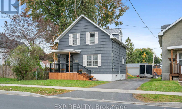 206 Fifth Street W