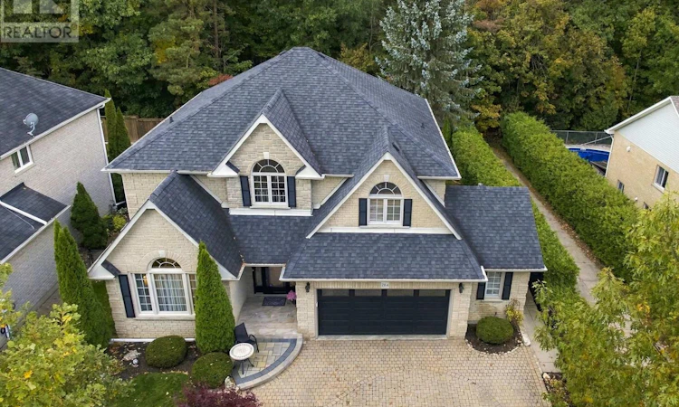 264 Ryerson Crescent
