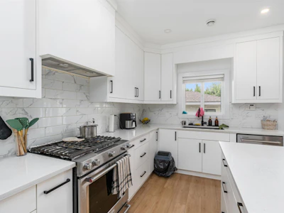 18470 64 Avenue - 5