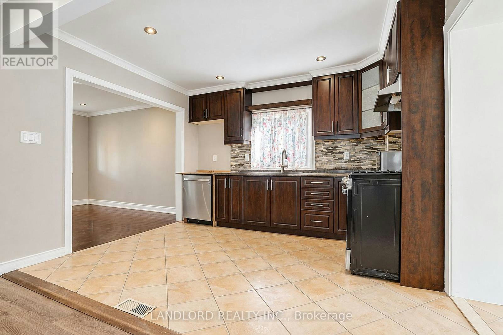 MAIN FL-45 Craydon Avenue, Toronto, ON, M6M 2C8 - 23