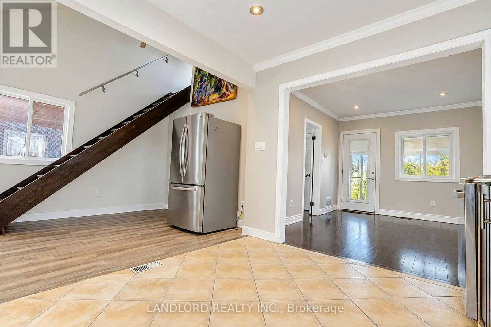 MAIN FL-45 Craydon Avenue, Toronto, ON, M6M 2C8 - 28
