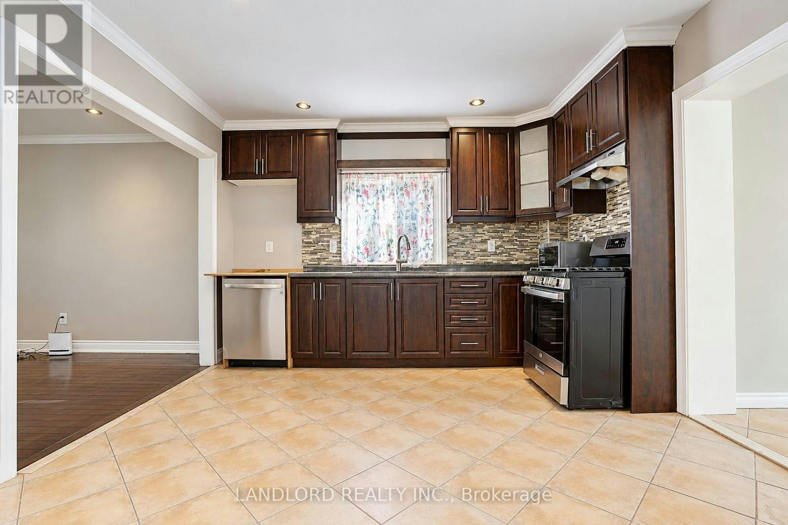 MAIN FL-45 Craydon Avenue, Toronto, ON, M6M 2C8 - 22