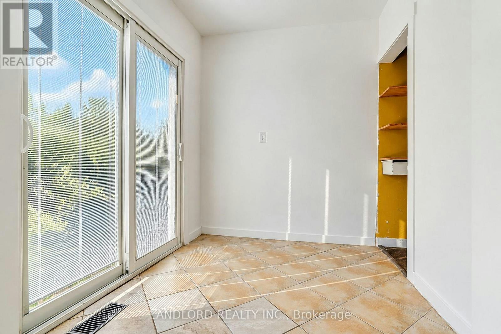 MAIN FL-45 Craydon Avenue, Toronto, ON, M6M 2C8 - 31