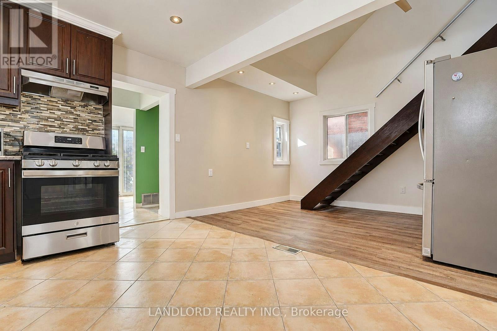 MAIN FL-45 Craydon Avenue, Toronto, ON, M6M 2C8 - 25