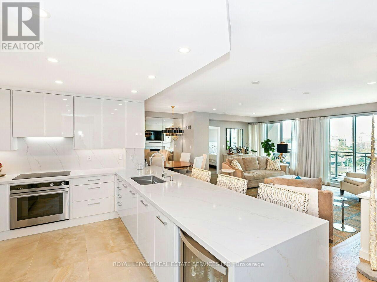 PH201-88 Palace Pier Court, Toronto, ON, M8V 4C2