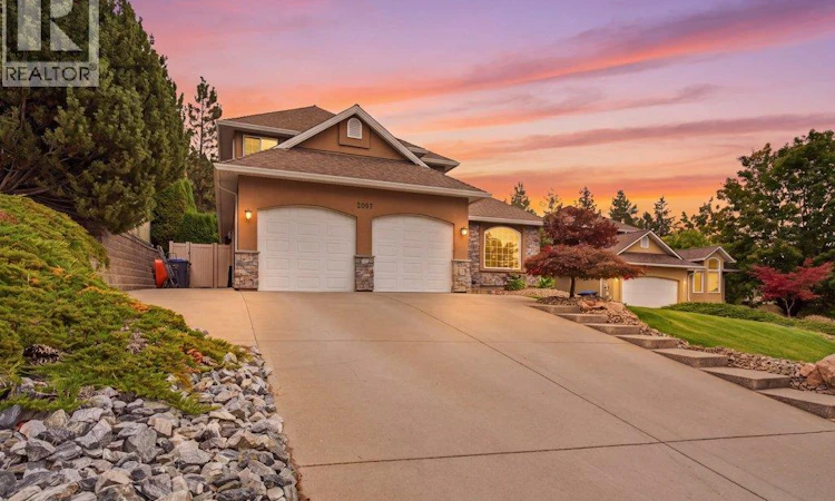 2097 Lillooet Crescent
