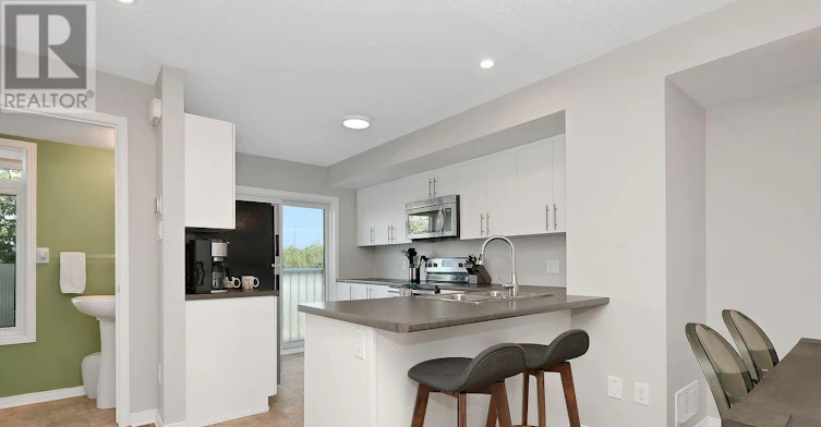 243 Eric Czapnik Way, Ottawa, ON, K1E 0B4 - 11