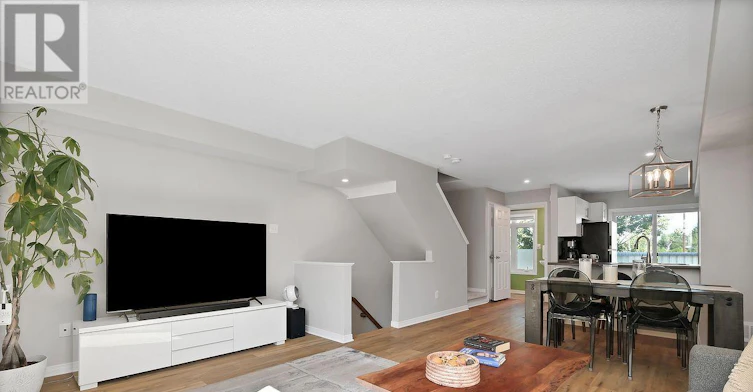 243 Eric Czapnik Way, Ottawa, ON, K1E 0B4 - 7