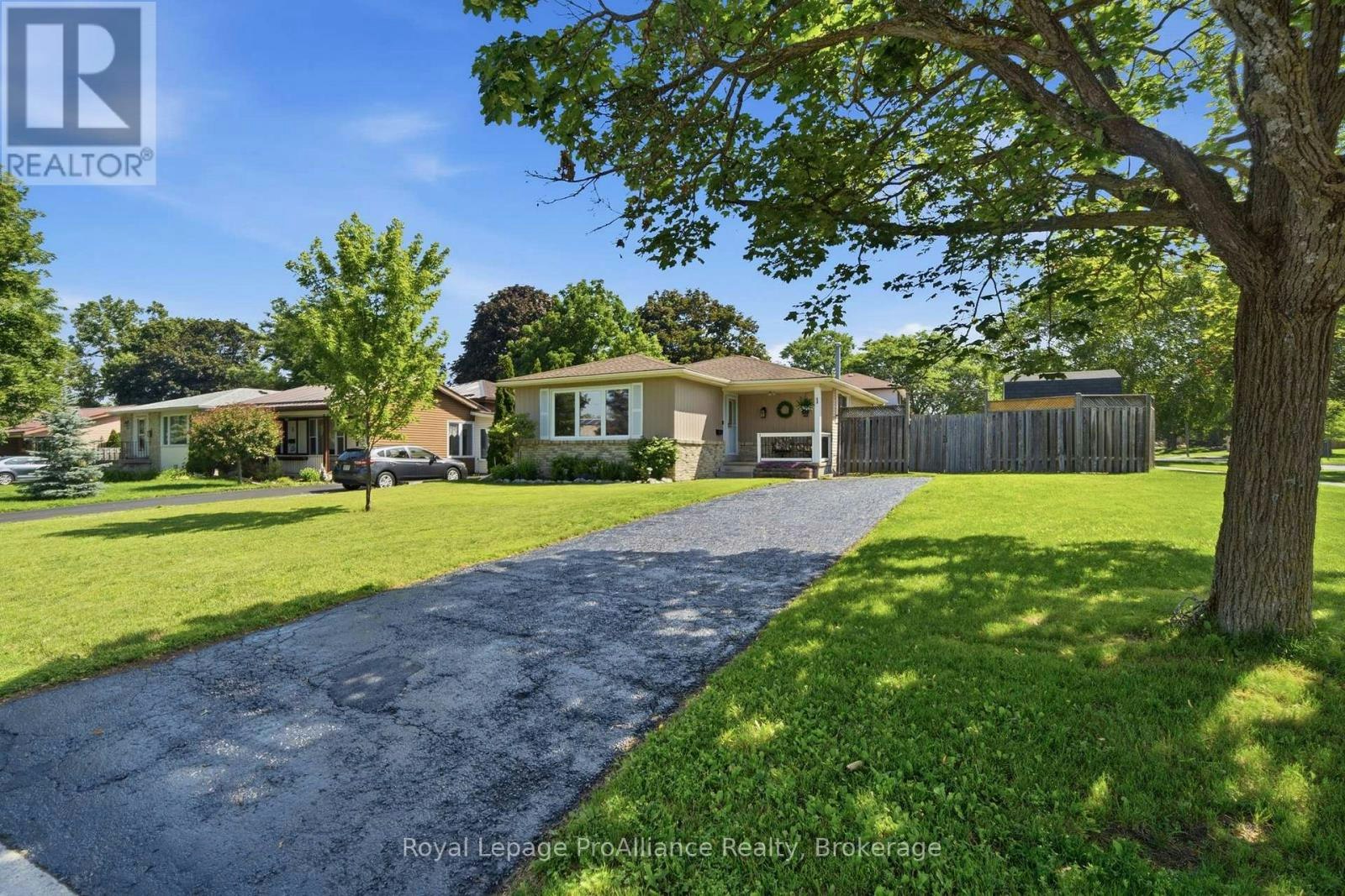 1 Alnet Drive, Belleville, ON, K8P 4V7