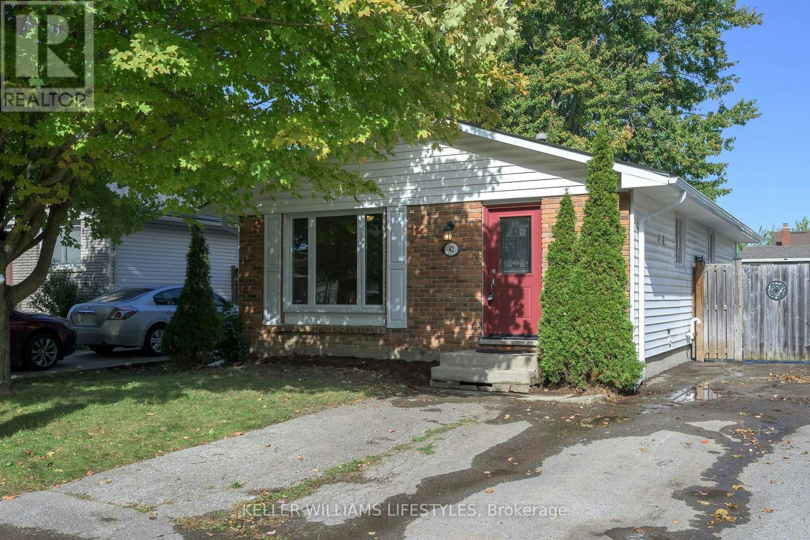 42 Stroud Crescent, London, ON, N6E 1Z6