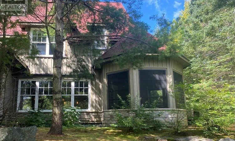 11-301 Emerald Hills Court