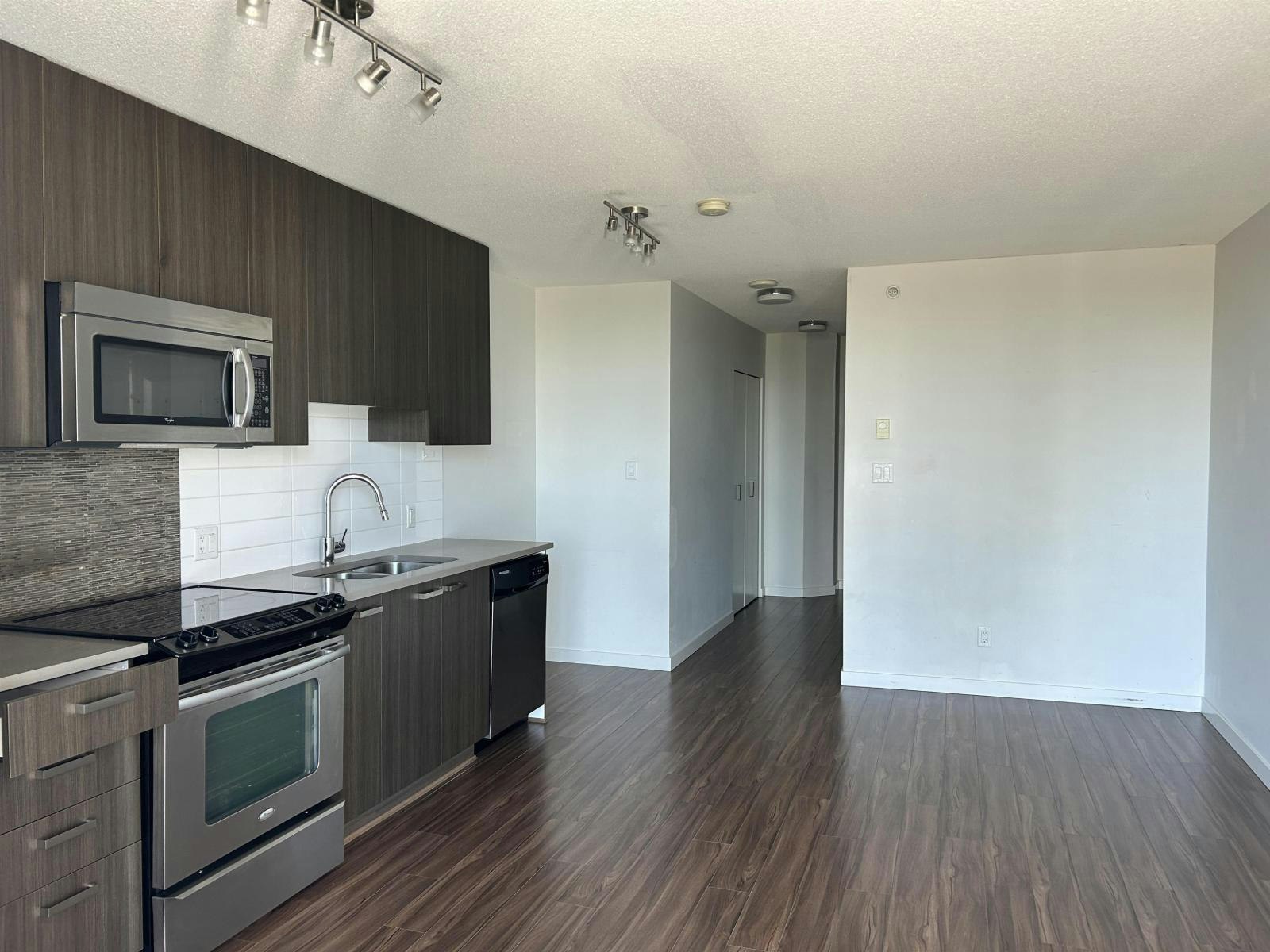 13325-102 A Street, Surrey, BC, V3T 0J5 5