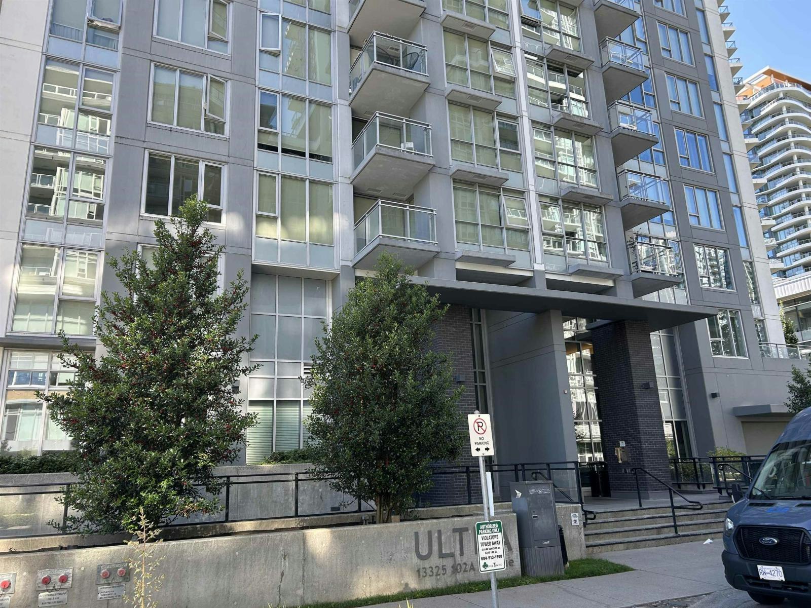 13325-102 A Street, Surrey, BC, V3T 0J5 1