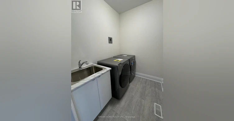 84 Tempel Street, Richmond Hill, ON, L4E 1K6 - 2